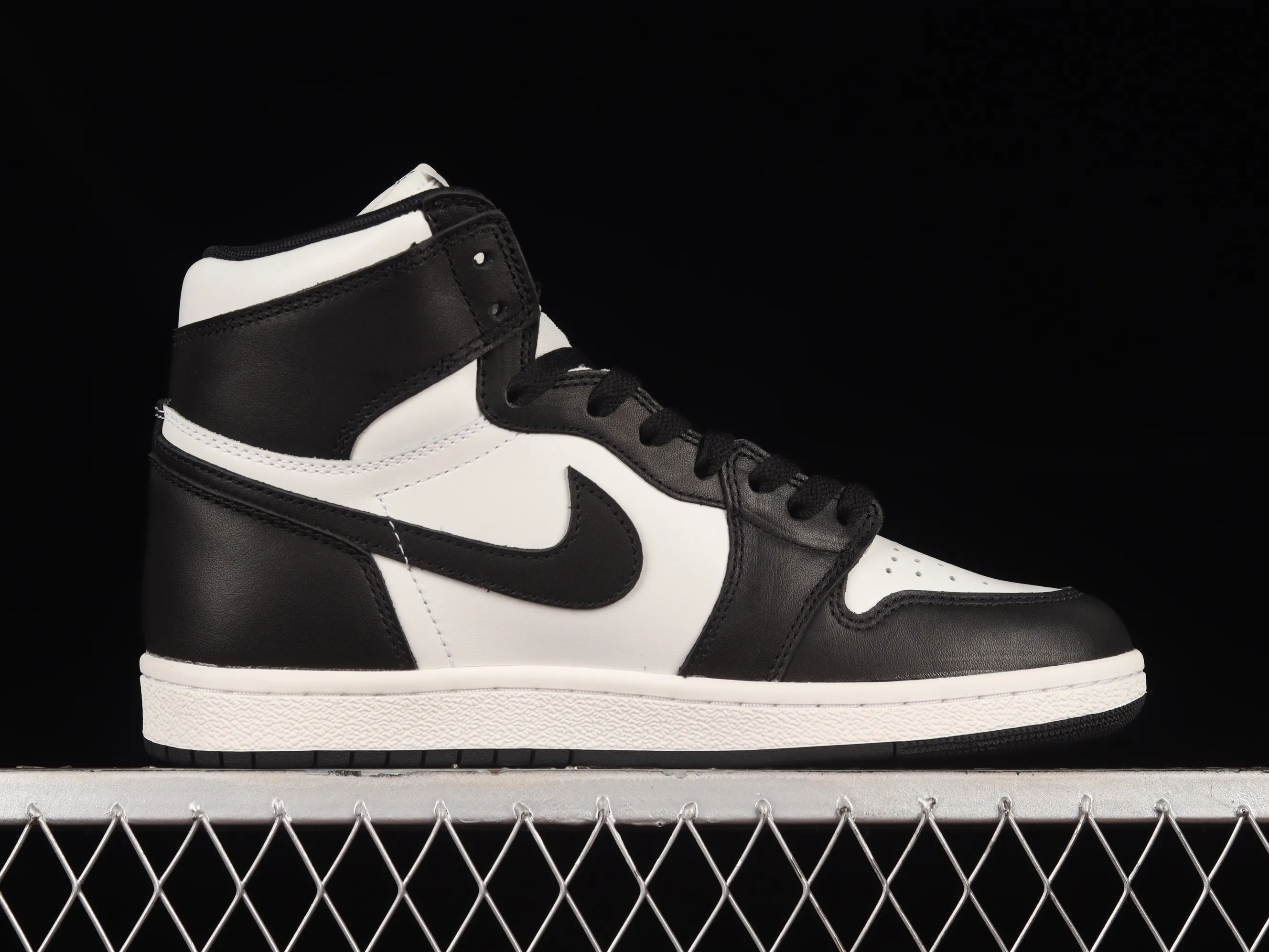 All categories Air Jordan Jordan series basketball shoes Air Jordan 1 High pure original version Air Jordan 1 High 85 "Black White" AJ1 Joe 1 black and white panda BQ4422-001